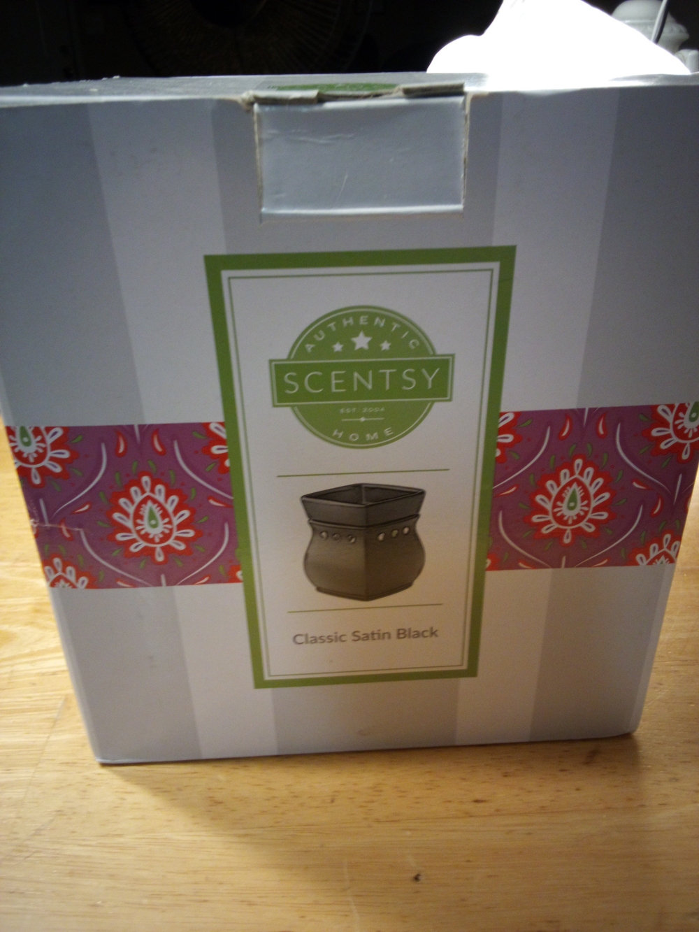 Scentsy Classic Satin Black Warmer Box with Pink and Green Accent